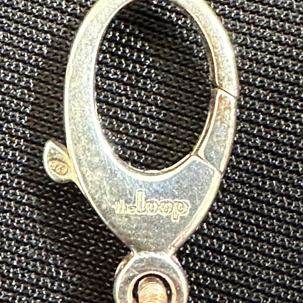 The Loop - Red Chalcedony Bead Necklace - Picture 3 of 4